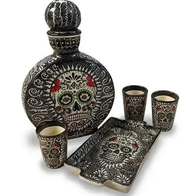 Set mezcalero artesanal de cerámica con licorera y tequileros hechos a mano en Guanajuato